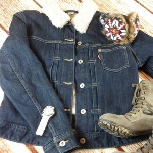 Levi's Sherpa Fur Lined Jean Jacket, Size L NWOT